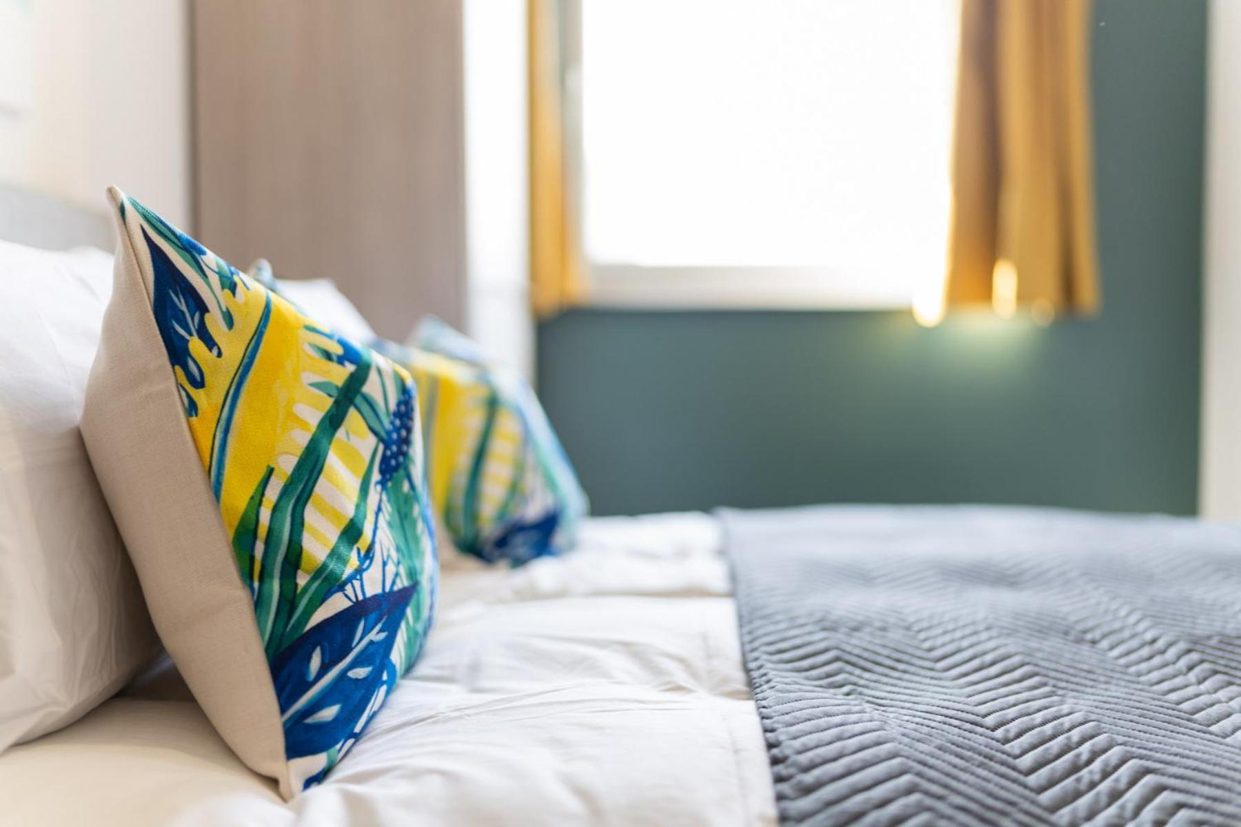 The Kingsway- 2 Bedroom Central Swansea Apartments By Stayright Eksteriør billede