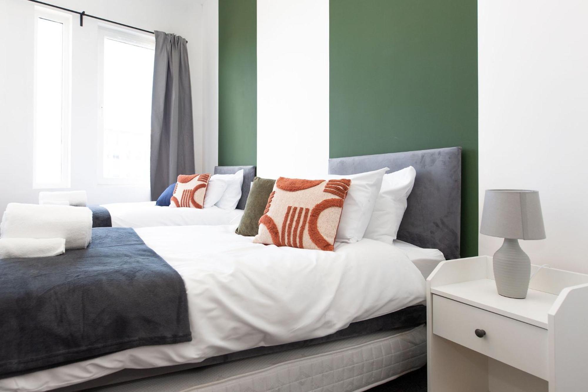 The Kingsway- 2 Bedroom Central Swansea Apartments By Stayright Eksteriør billede