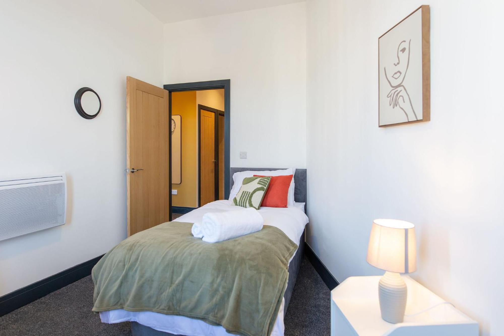 The Kingsway- 2 Bedroom Central Swansea Apartments By Stayright Eksteriør billede